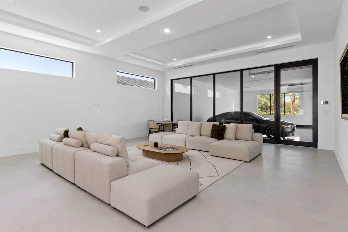 Photo of 88 W Riverside Drive