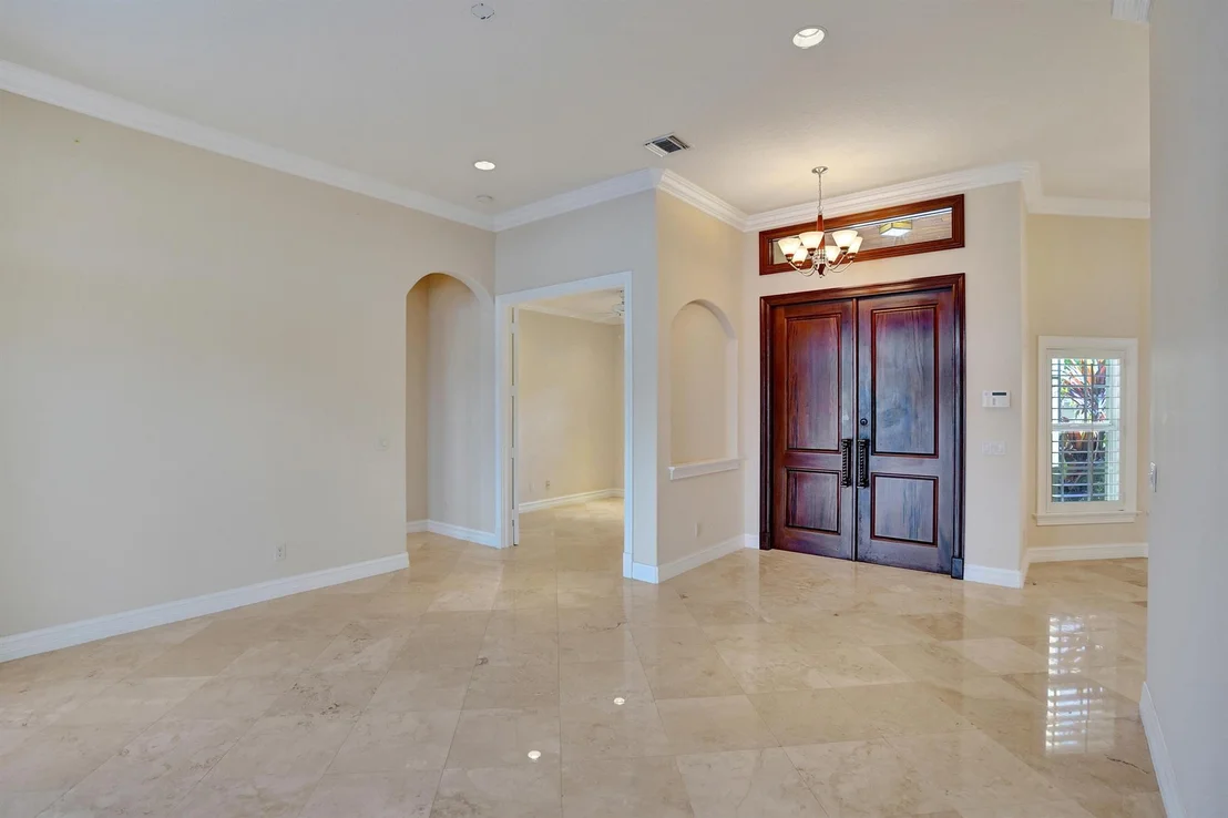 Photo of 603 N Cypress Drive