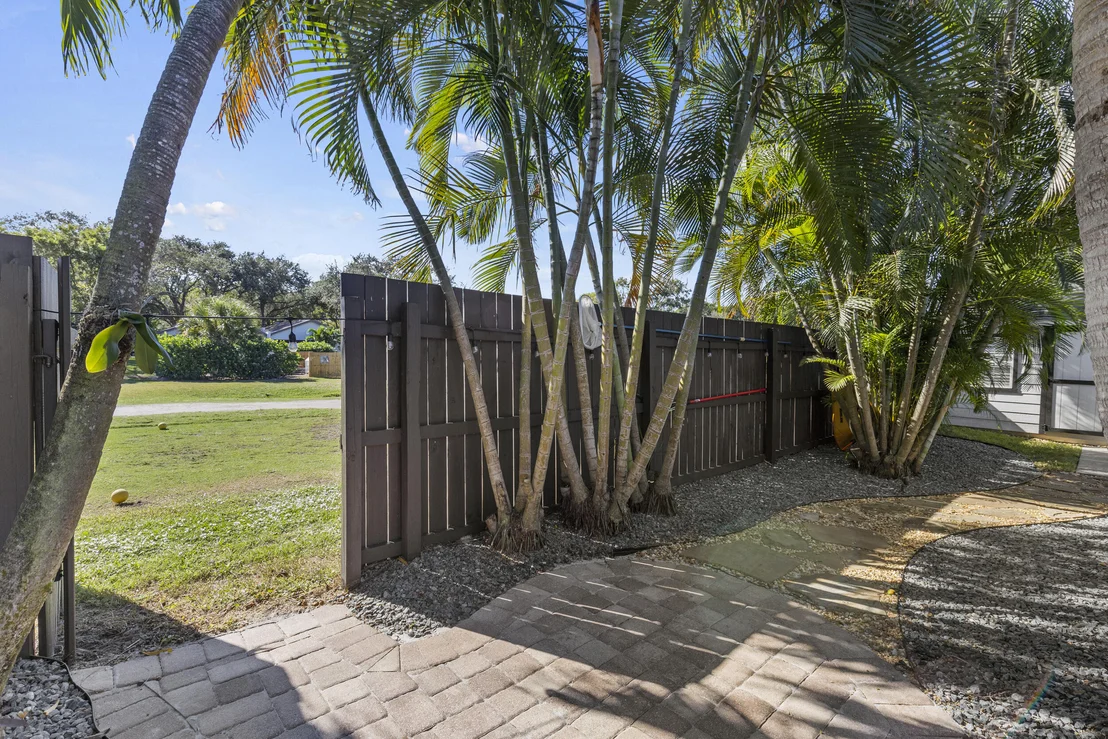 Photo of 3544 Lakeview Drive