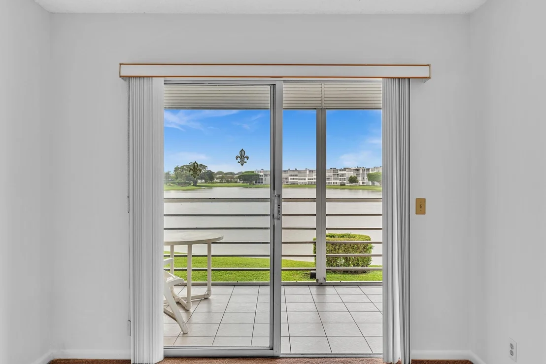 Photo of 2066 Exeter D