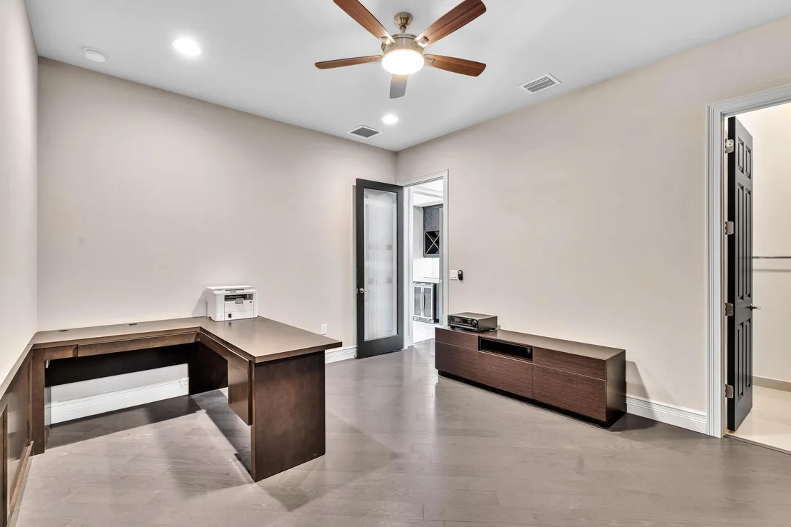 Photo of 16891 Pavilion Way