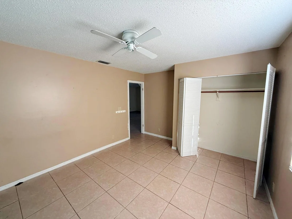 Photo of 2361 SE 27th Street