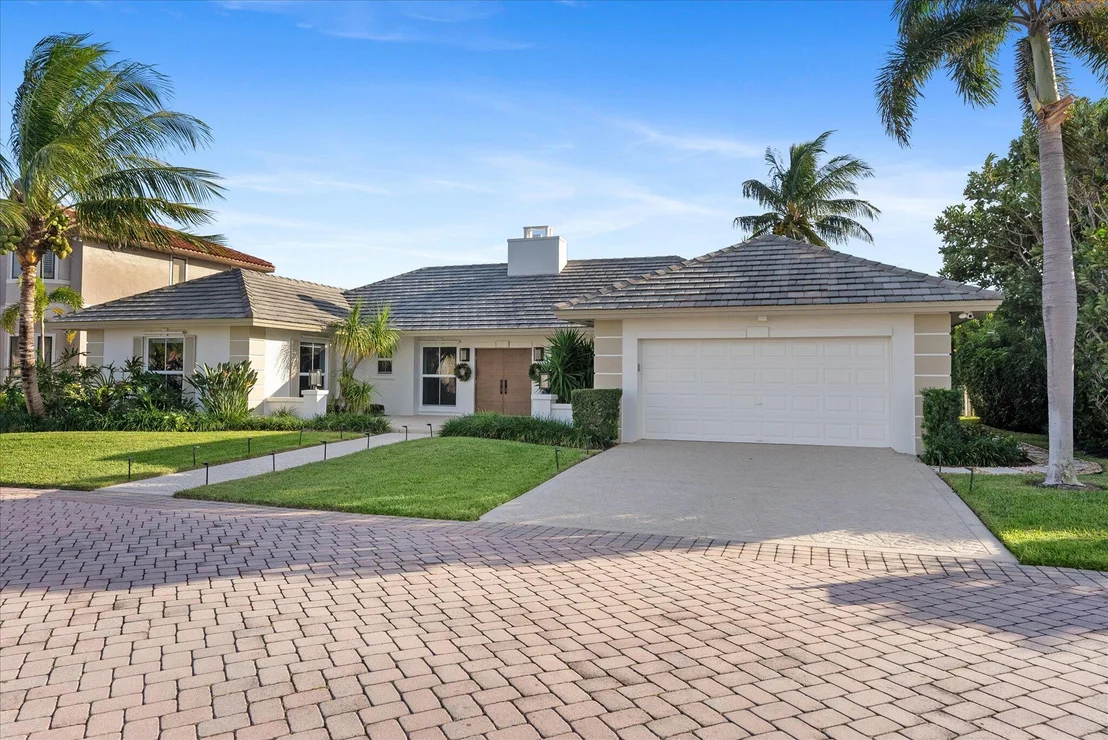 Photo of 872 Lilac Drive
