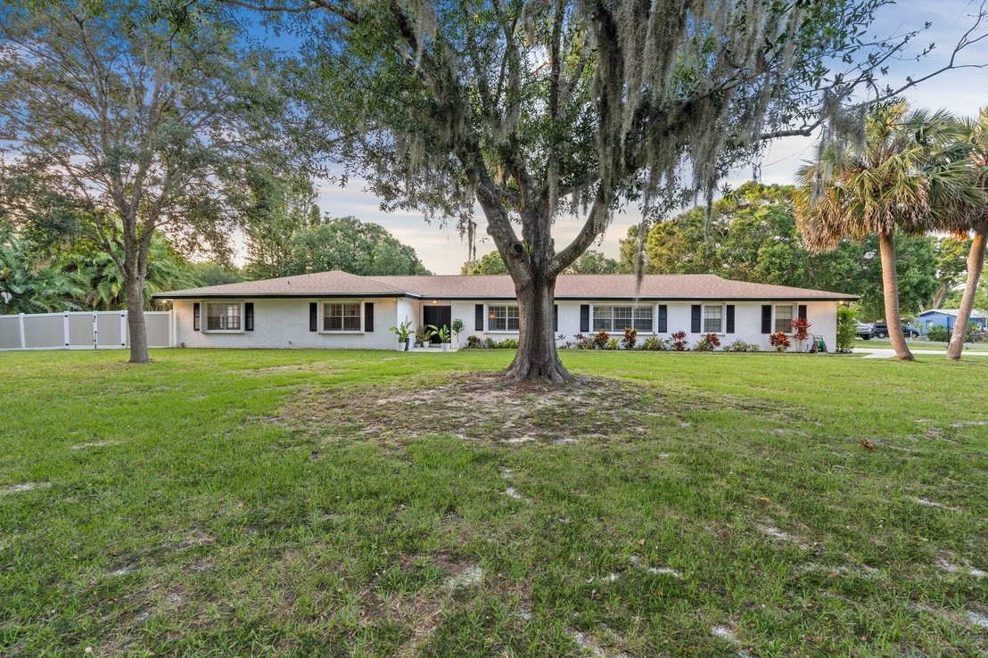 Photo of 2900 Grove Drive