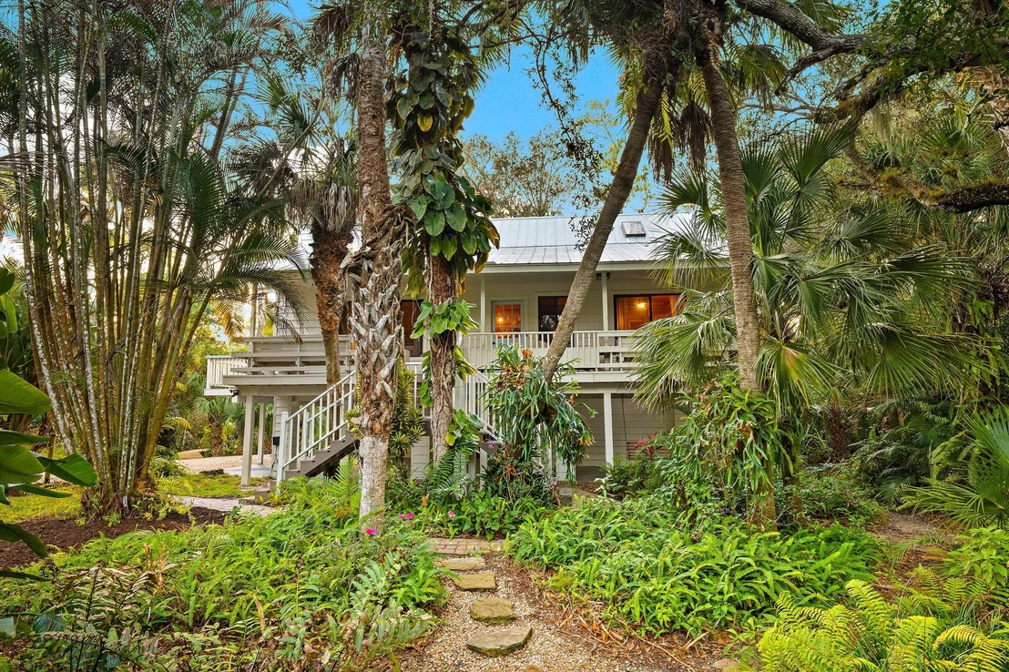 Photo of 4844 River Place