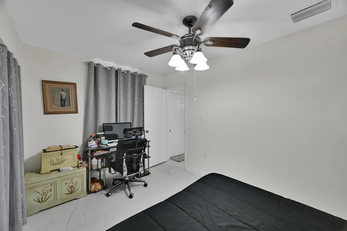 Photo of 2404 Dade Road