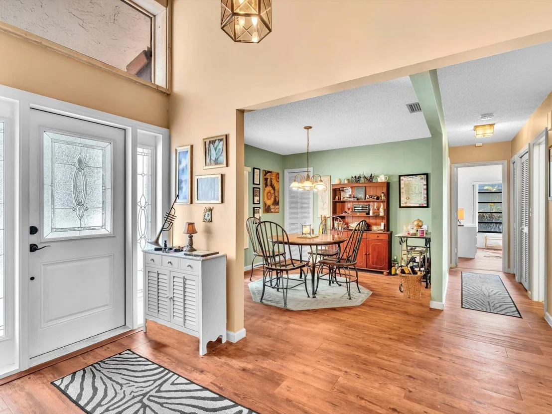 Photo of 3537 Lakeview Drive