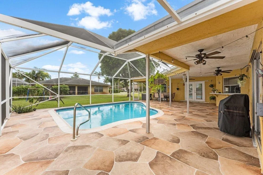Photo of 5455 Pine Tree Drive