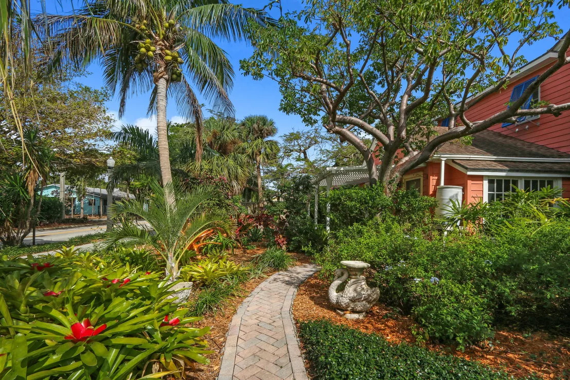 Photo of 243 Pershing Way