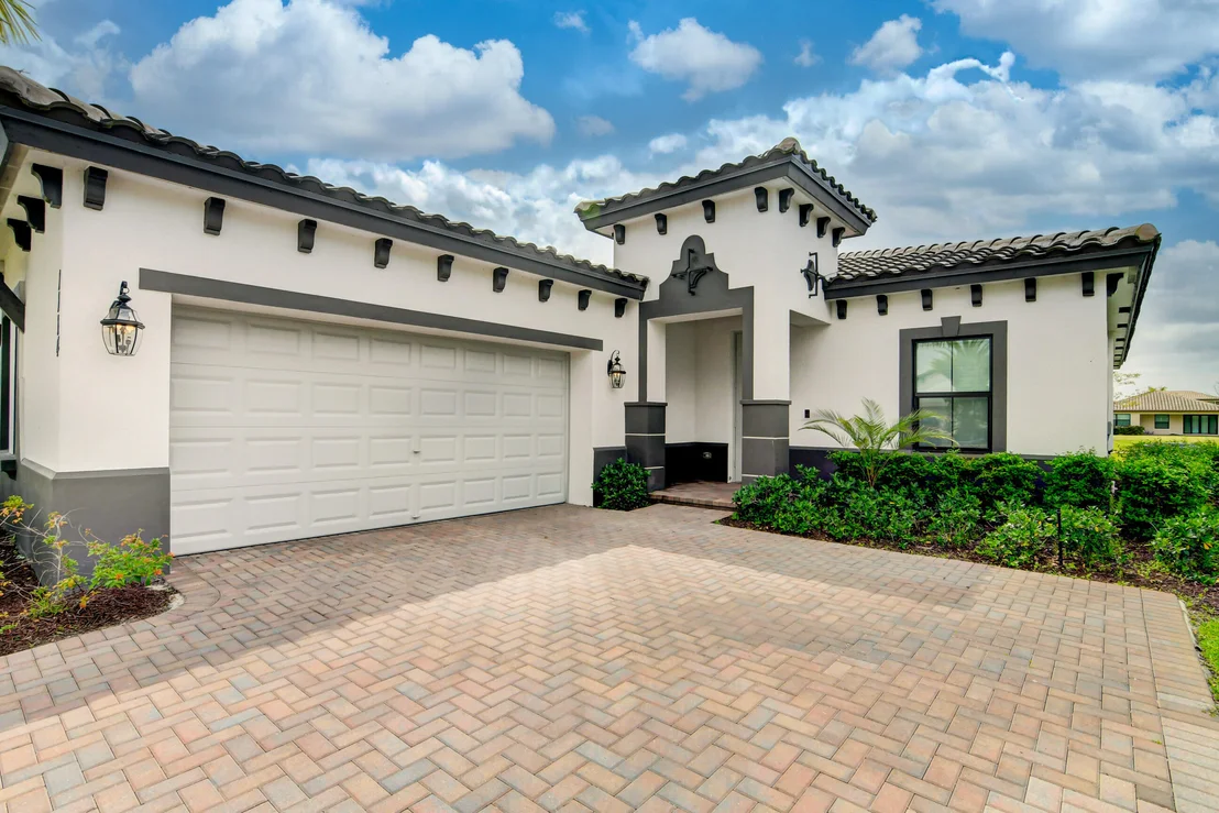 Photo of 1114 Whitcombe Drive