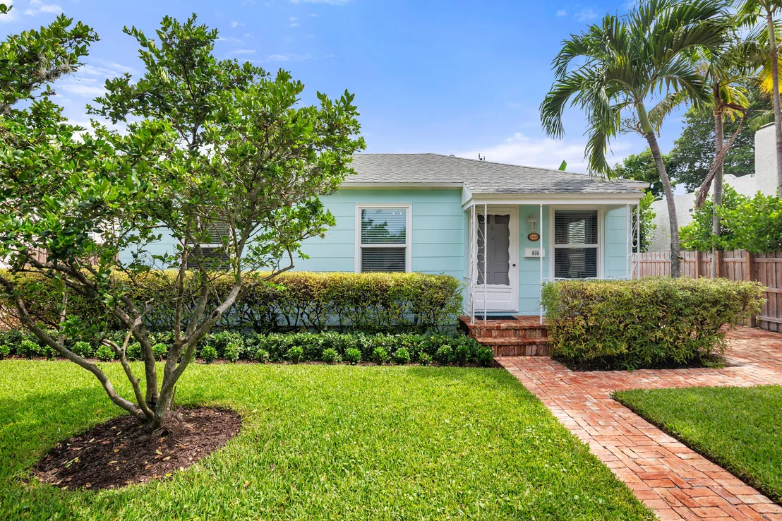 Photo of 816 Avon Road