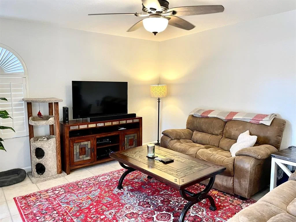 Photo of Unit B at 8171 Thames B Boulevard