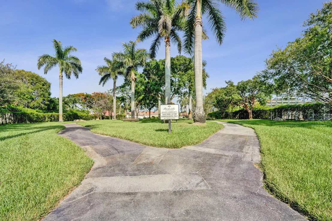 Photo of 7572 Parkside Lane