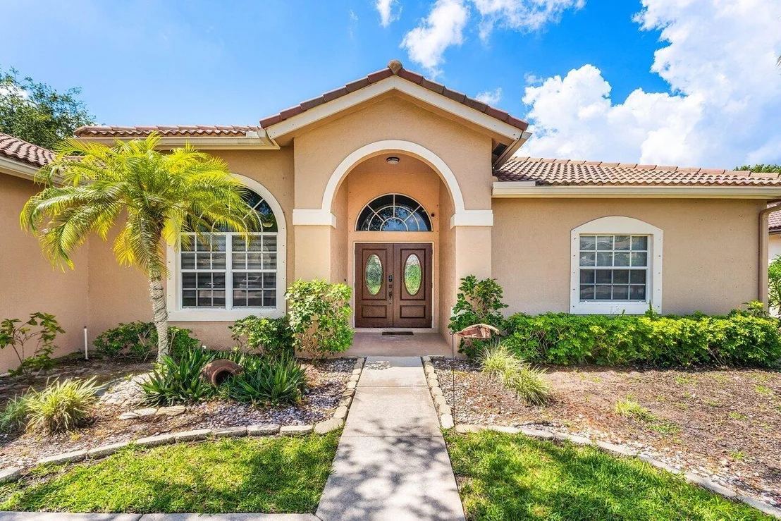 Photo of 11302 Edgewater Circle