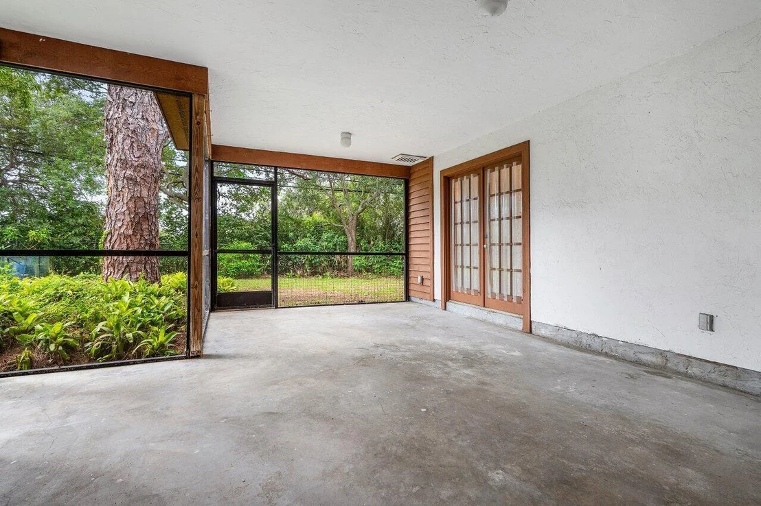 Photo of 4744 Dolphin Drive