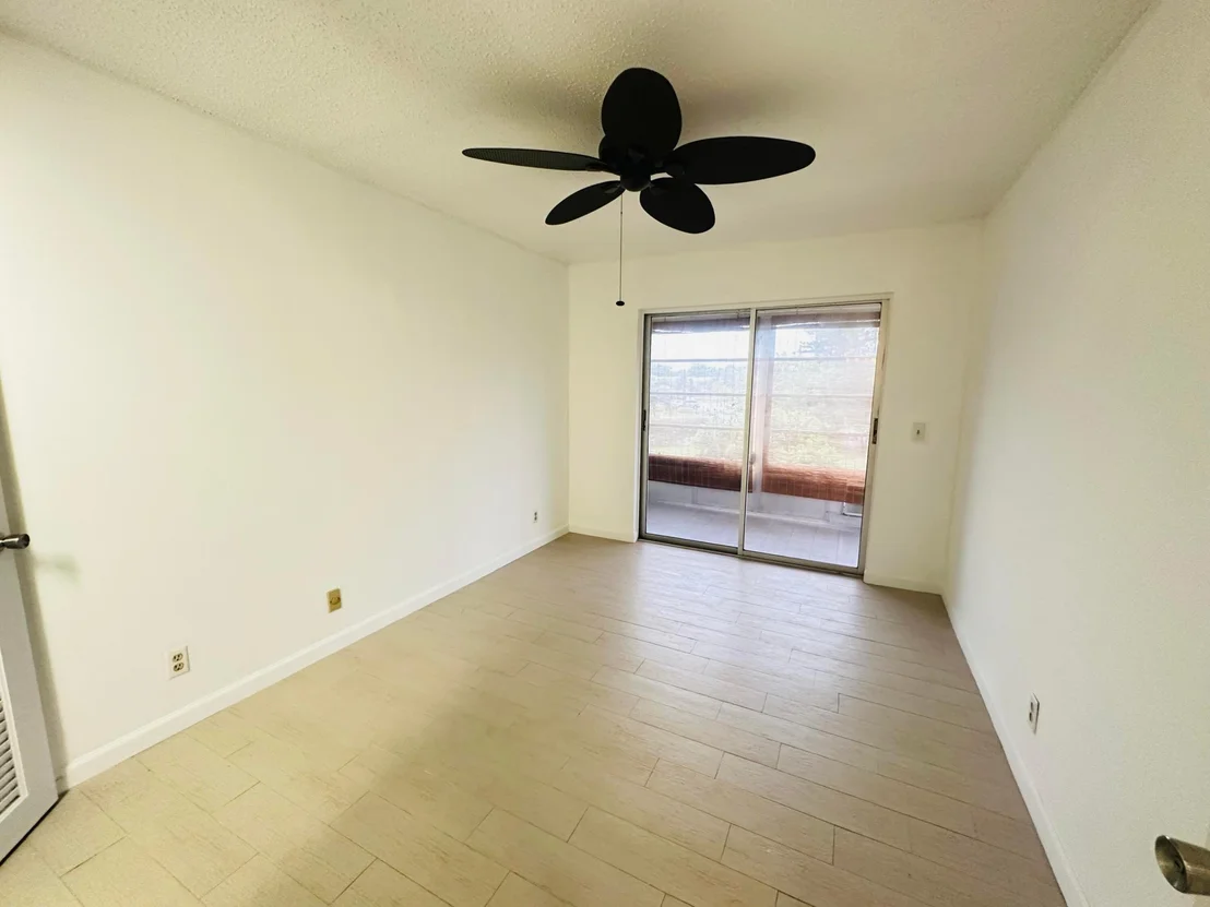 Photo of 371 Markham Q