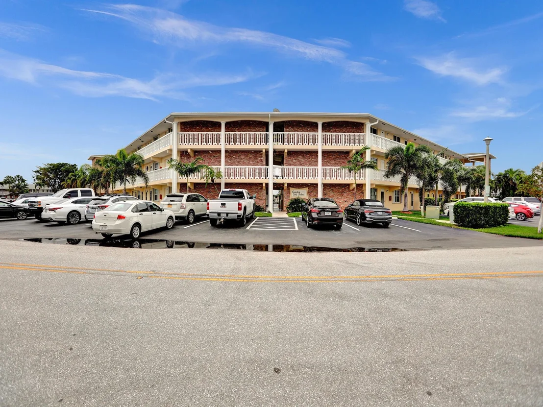 Photo of Unit 304 at 700 Pine Drive