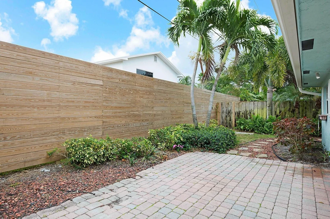 Photo of 643 Lindell Boulevard