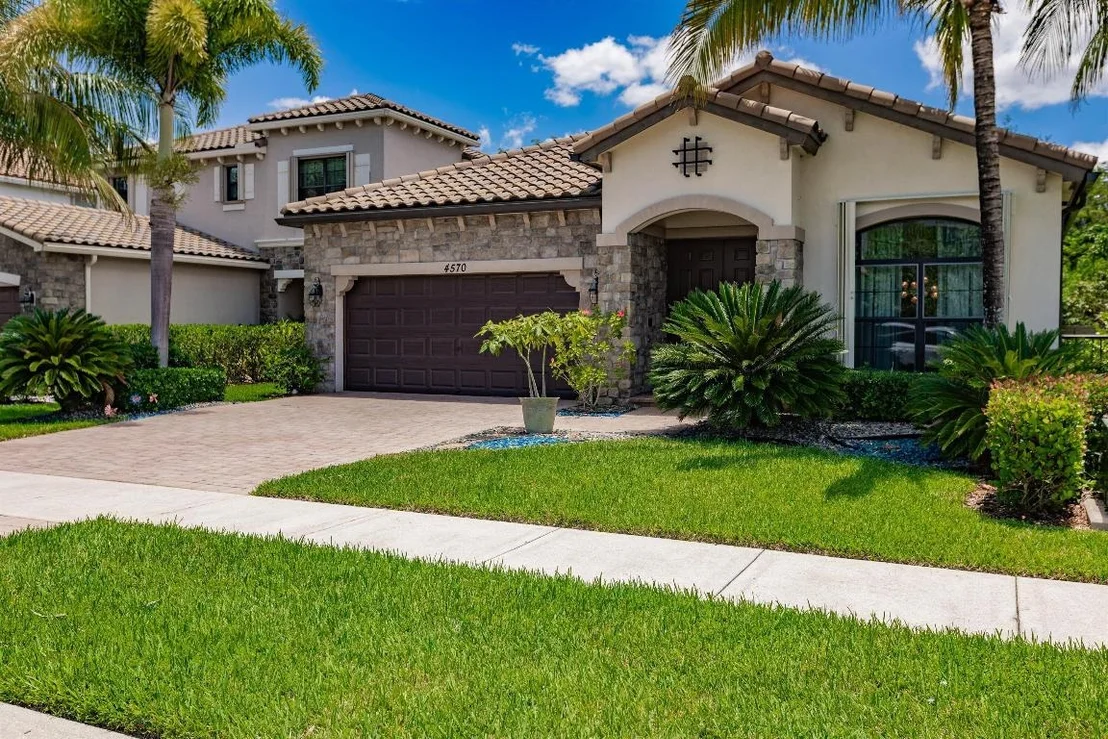 Photo of 4570 Willow Run Way