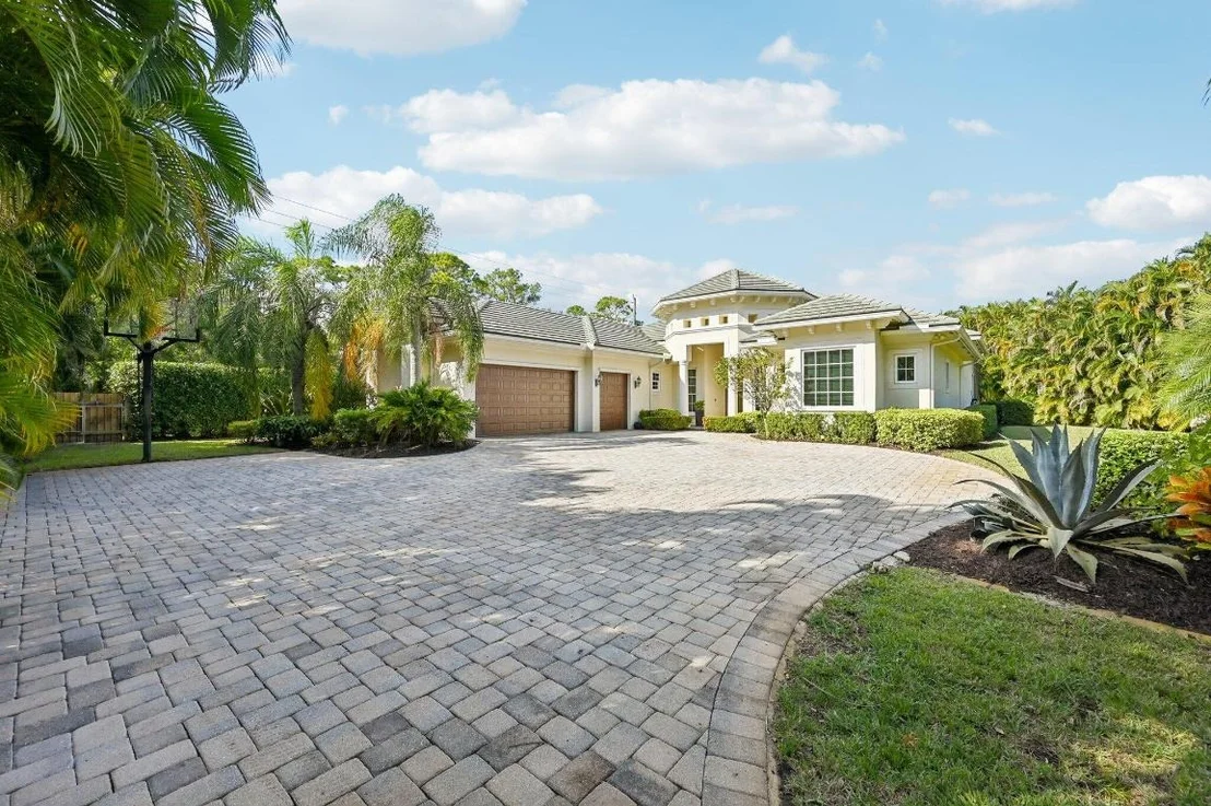 Photo of 8399 SE Island Way