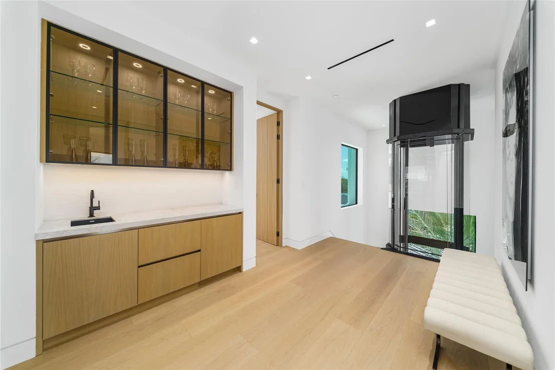 Photo of 6107 N Ocean Boulevard