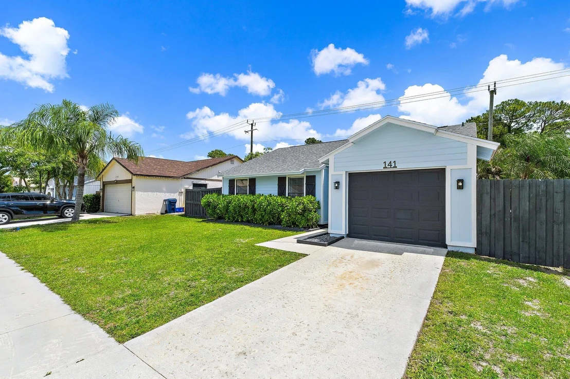 Photo of 141 Rosewood Circle