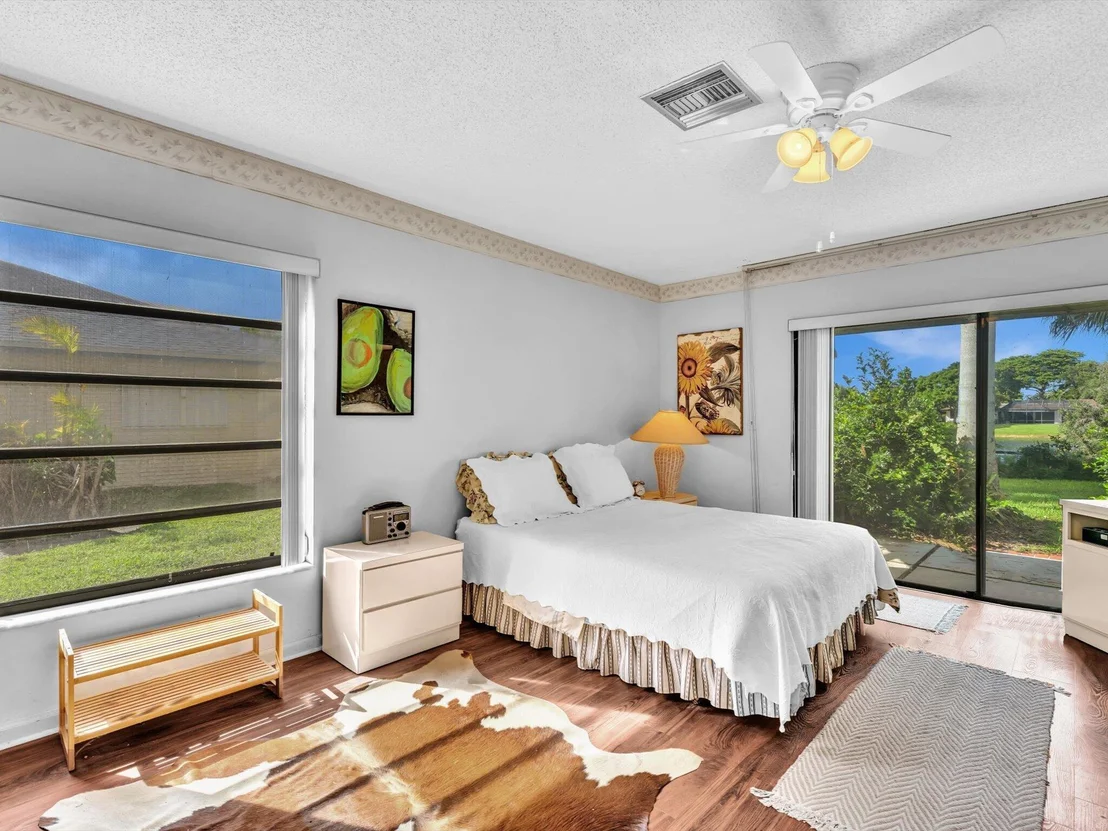 Photo of 3537 Lakeview Drive