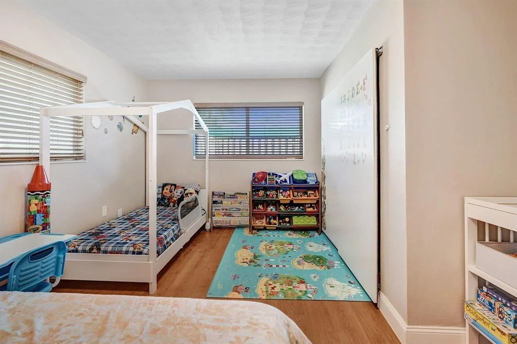 Photo of 371 SE 5th Avenue