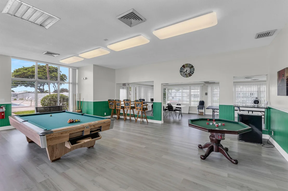 Photo of 2550 NW 2 Drive