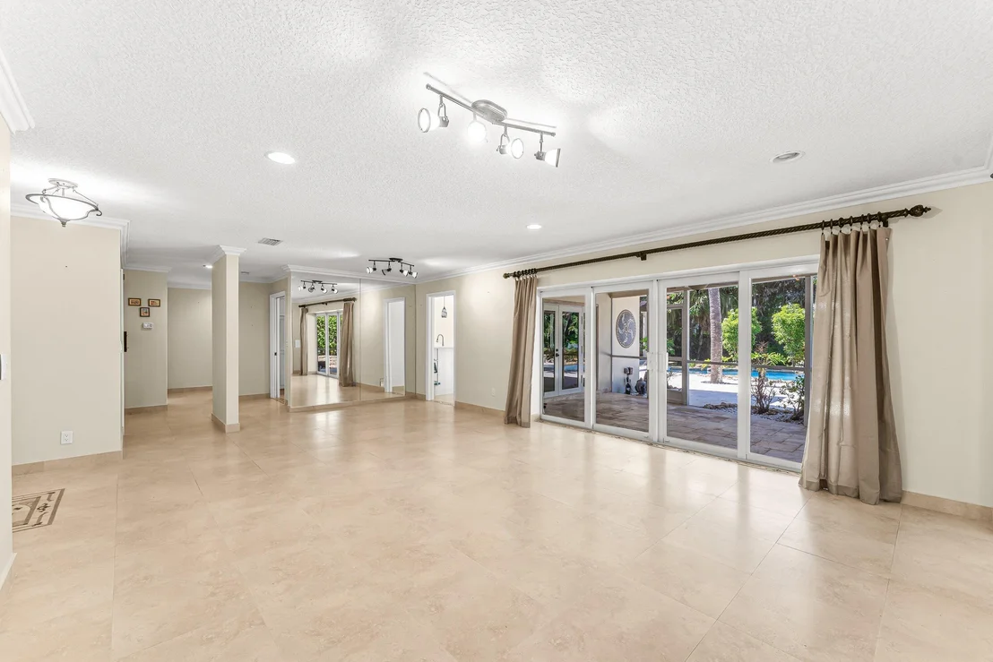 Photo of 2301 Banyan Road