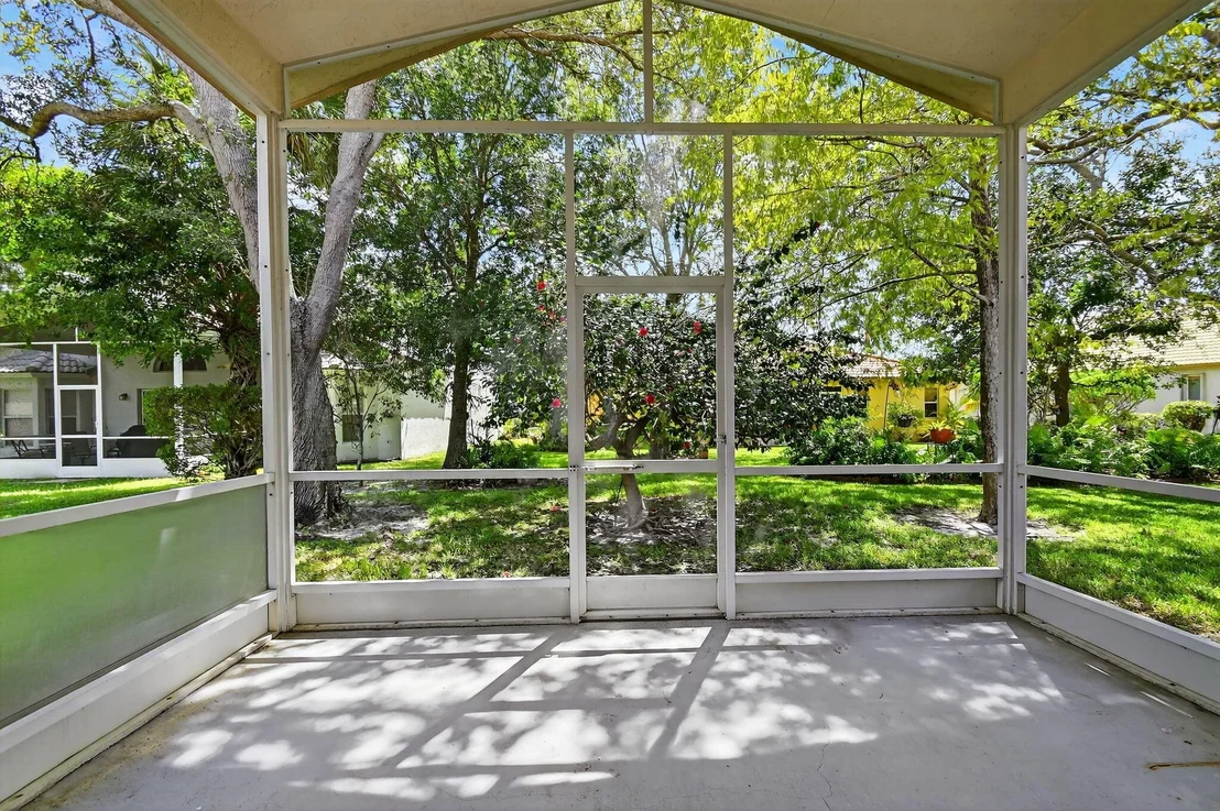 Photo of 2707 Pointe Circle