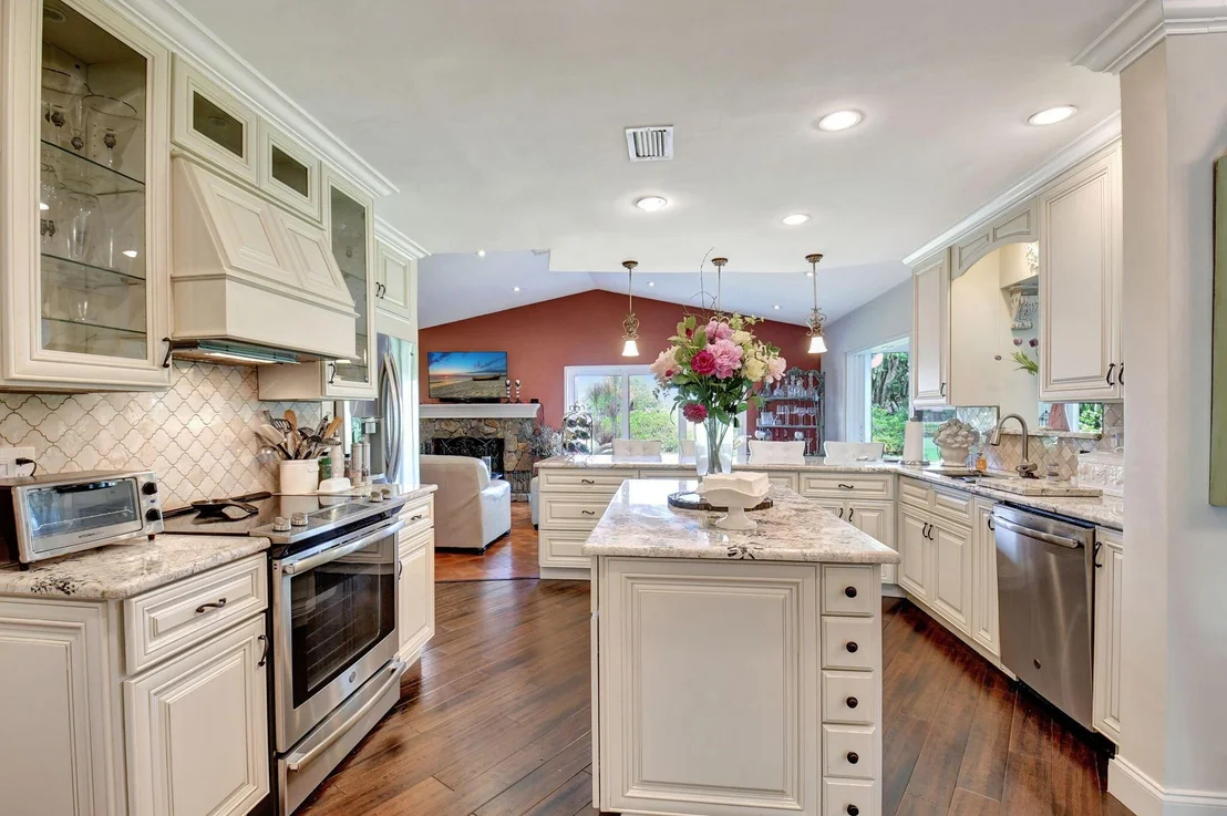 Photo of 3307 Lakeview Drive
