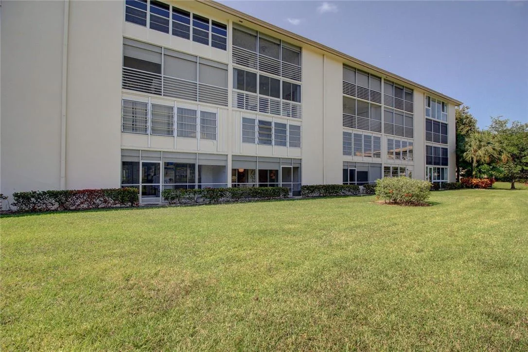 Photo of Unit D1 at 1903 Bermuda Circle