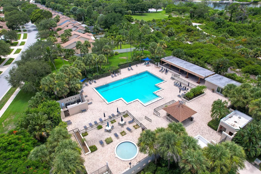 Photo of 418 River Edge Road