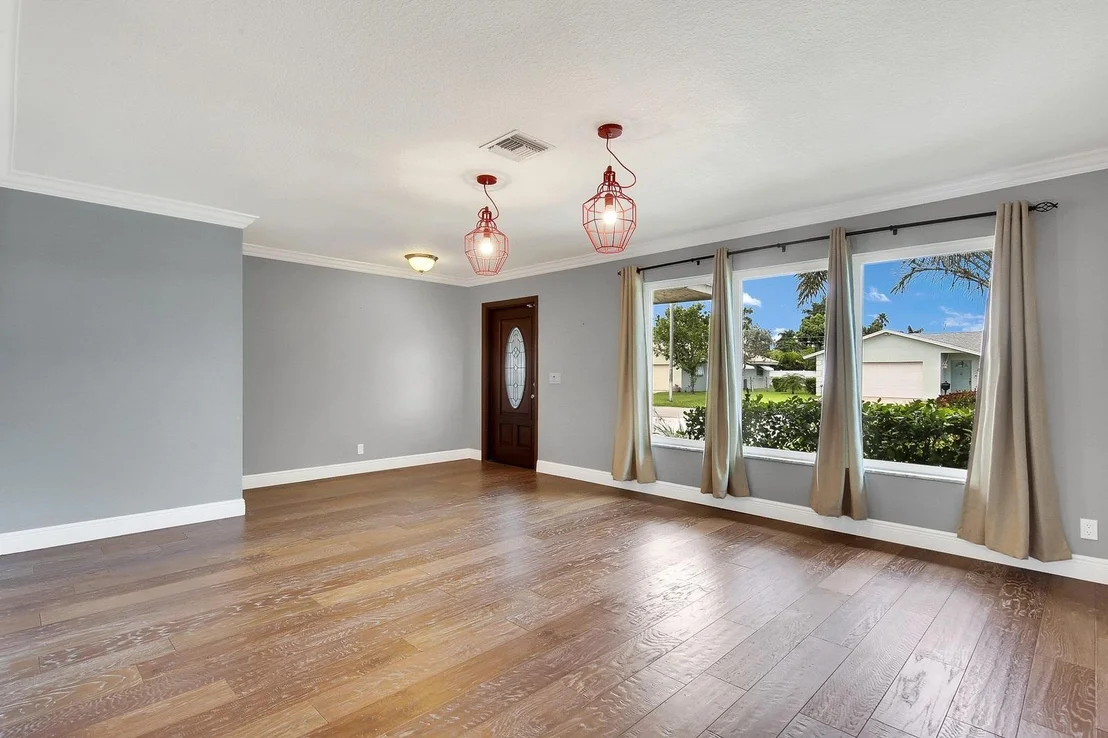 Photo of 618 Sunshine Drive