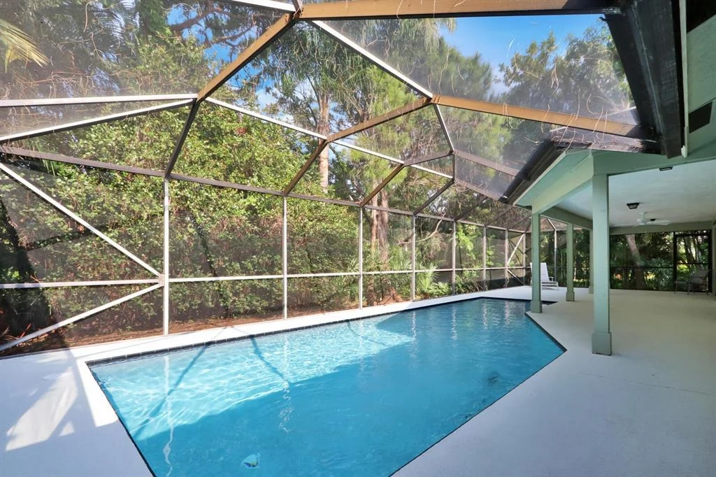 Photo of 18618 Lake Bend Drive