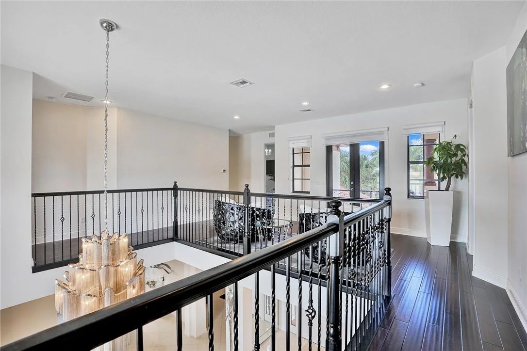 Photo of 8760 Lakeview Drive