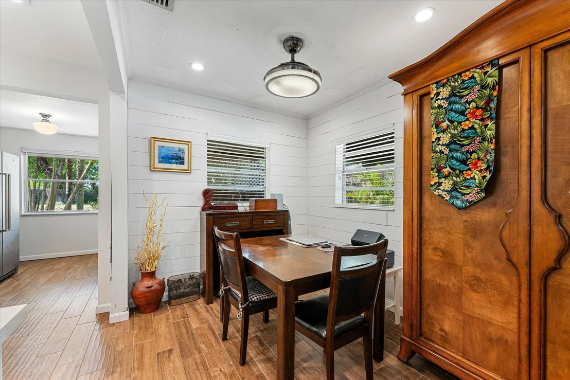 Photo of 4880 LINCOLN Road