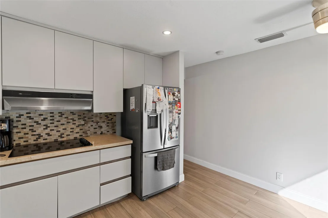 Photo of 2177 Montpeliar