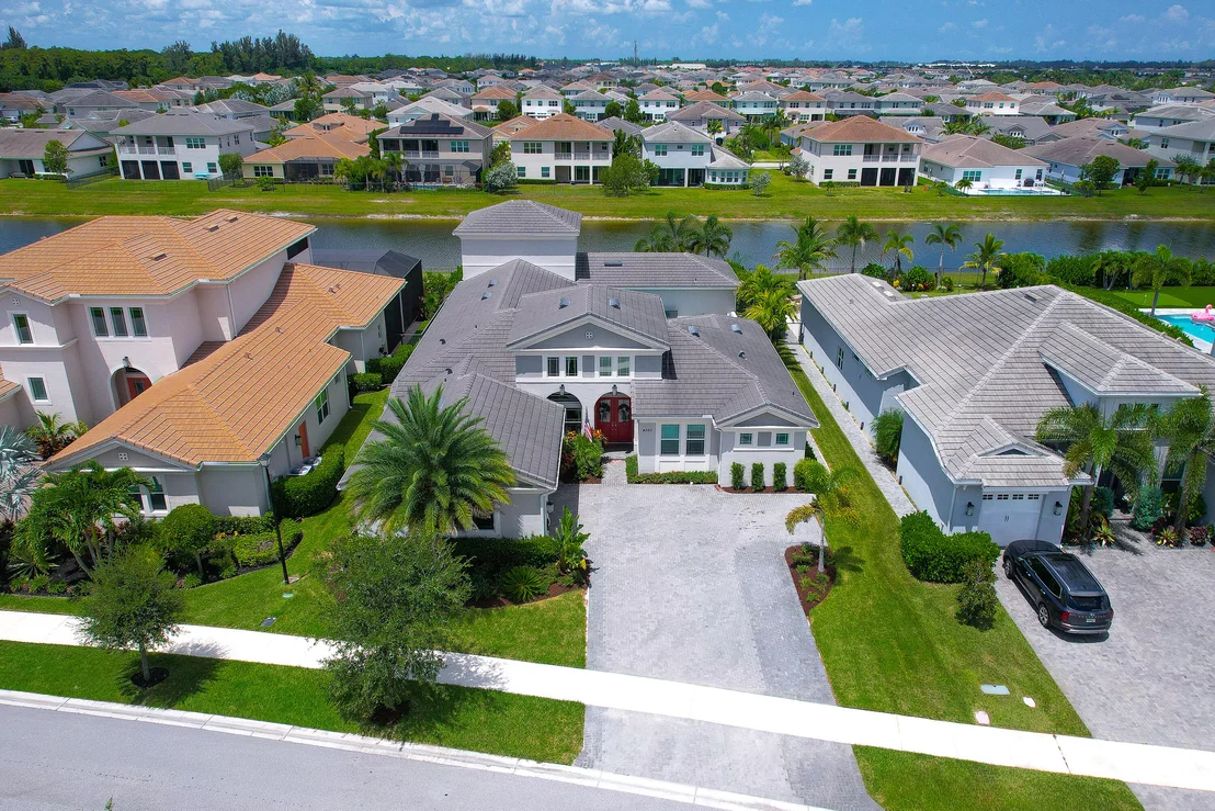 Photo of 4560 ESTATES Circle