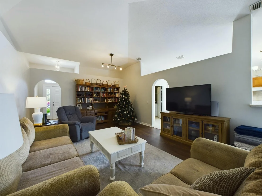 Photo of 467 SE 38th Avenue