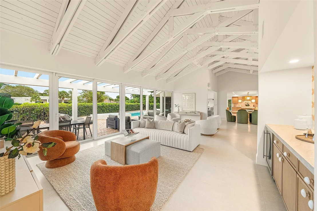 Photo of 4877 Pineview Circle