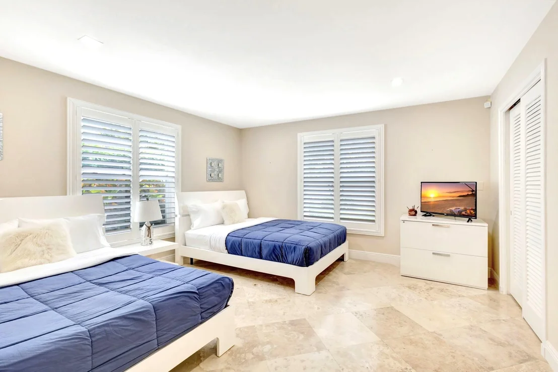 Photo of 1131 Surf Road