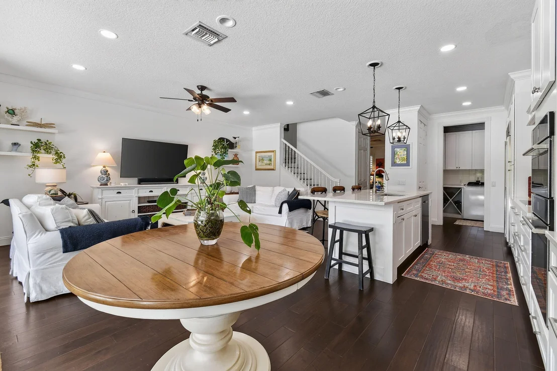 Photo of 350 Caravelle Drive