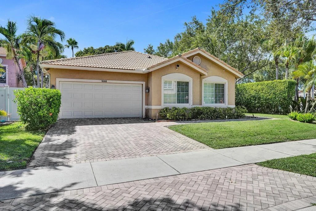 Photo of 1660 W Classical Boulevard