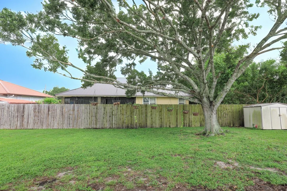 Photo of 6103 Palm Drive