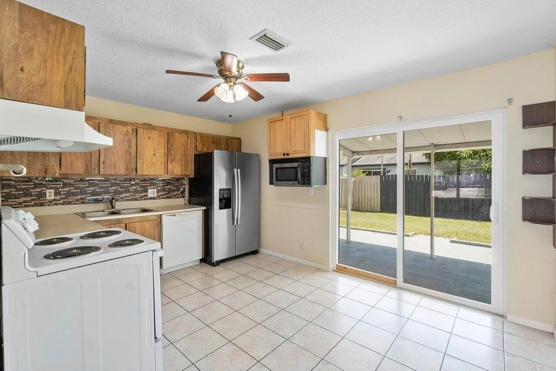 Photo of 6090 Lambeth Circle