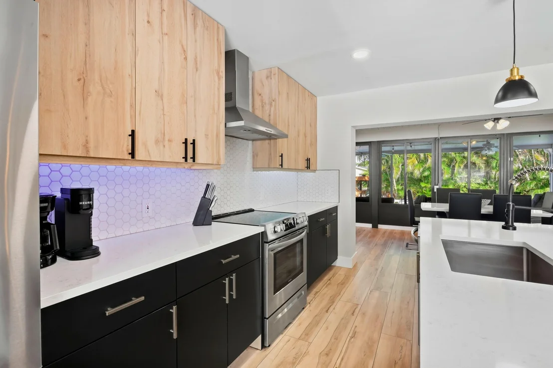 Photo of 6880 KINGSTON Drive