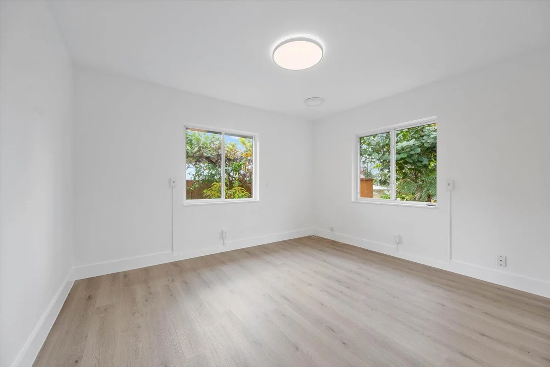 Photo of 390 Neptune Road