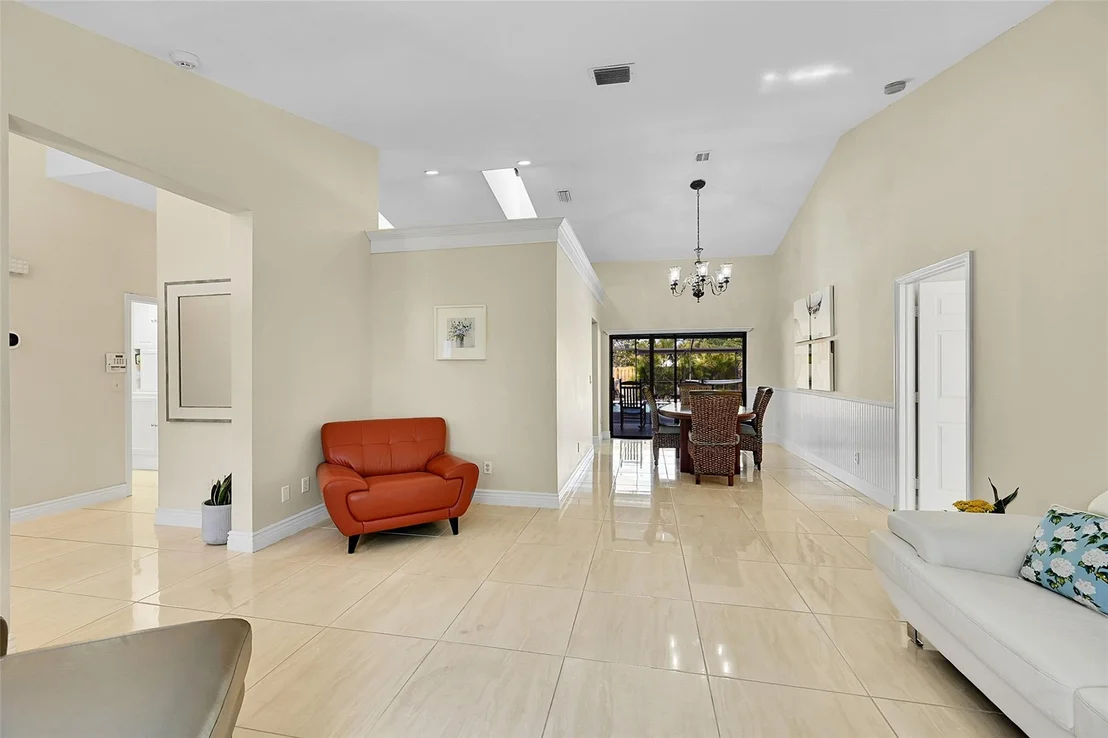 Photo of 62 W Palm Drive